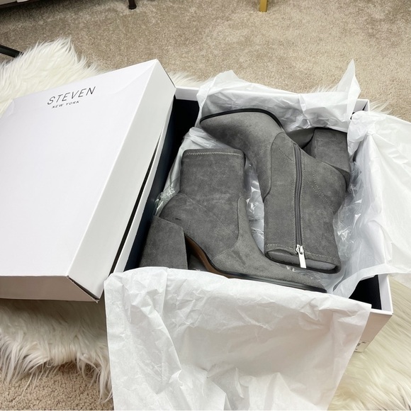 New Steven New York by Steve Madden Taite Pointed Toe Booties in Gray Faux Suede - Picture 3 of 11